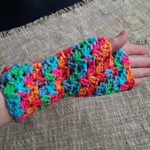 NWOT Handmade Crocheted Fingerless Gloves and Wrist Warmer, size M/L